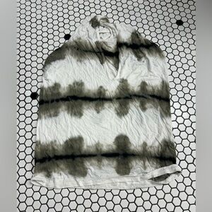 Belle & sky sleeveless top size medium